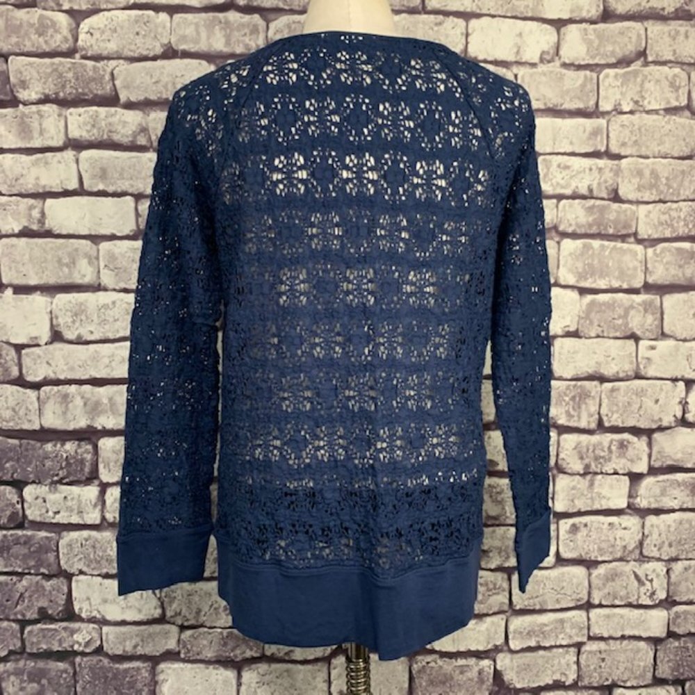 Chico's Size M Blue Sheer Lace Top - Picture 6 of 10